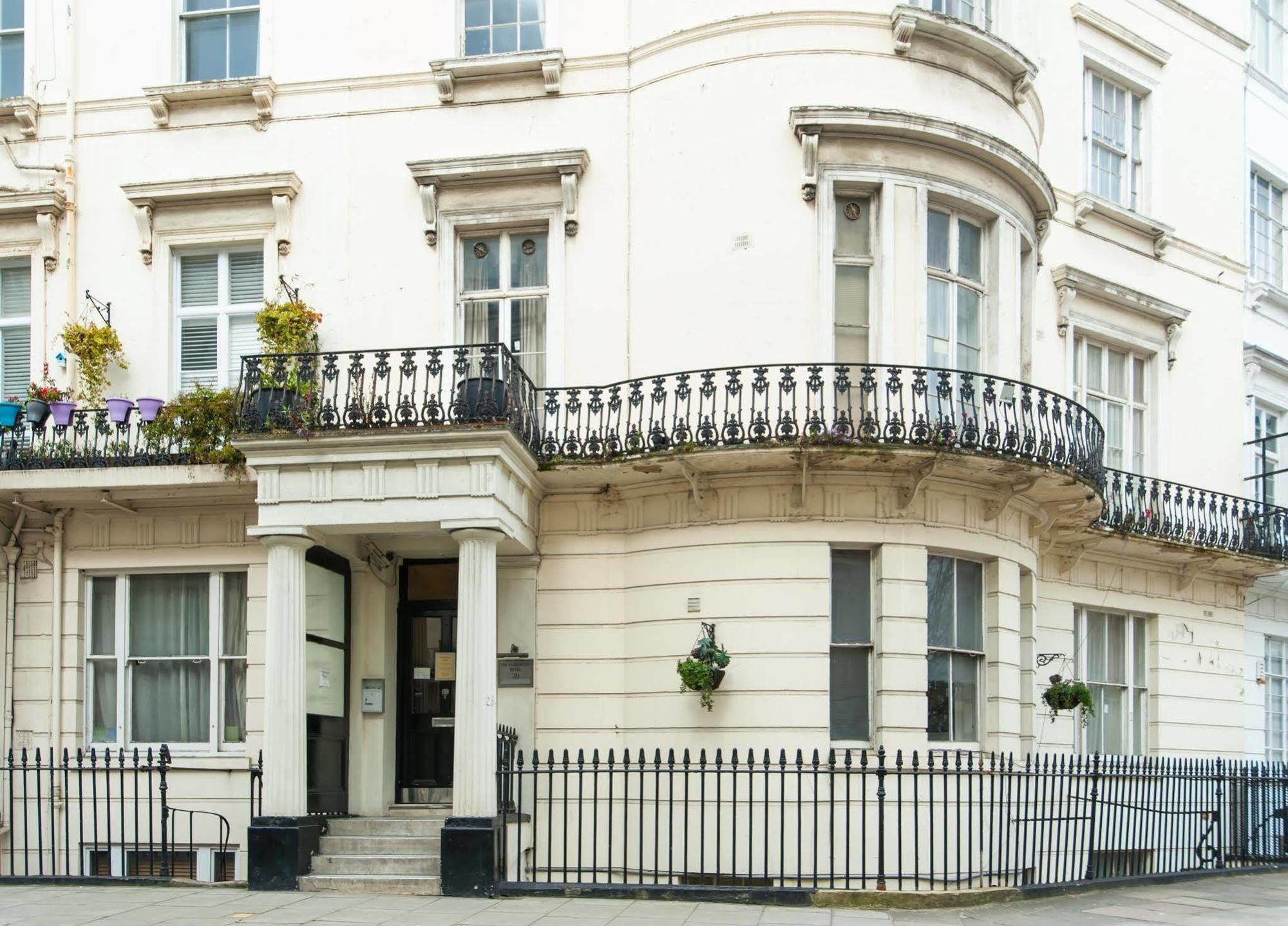 The Crescent Hyde Park Hotel London Exterior photo